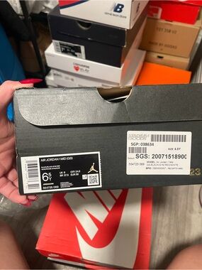 Jordan Air Jordan 1 Mid (GS) Black/Red/White Box